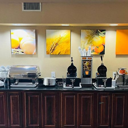 Ardmore Inn & Suites Адмор Екстериор снимка