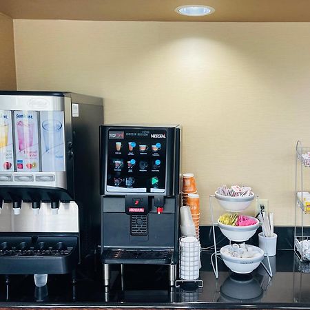 Ardmore Inn & Suites Адмор Екстериор снимка