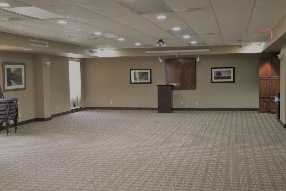Ardmore Inn & Suites Адмор Екстериор снимка