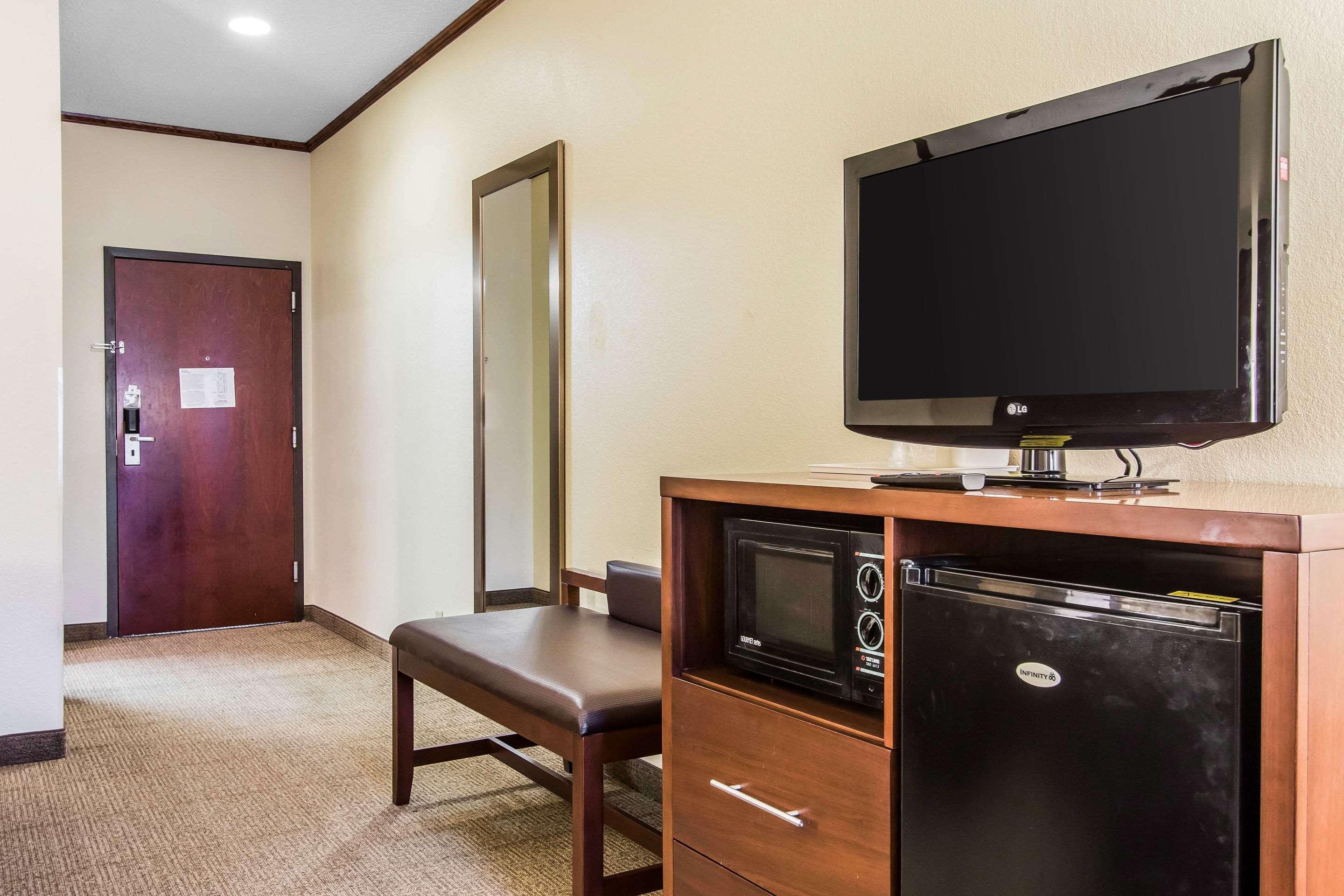 Ardmore Inn & Suites Адмор Екстериор снимка