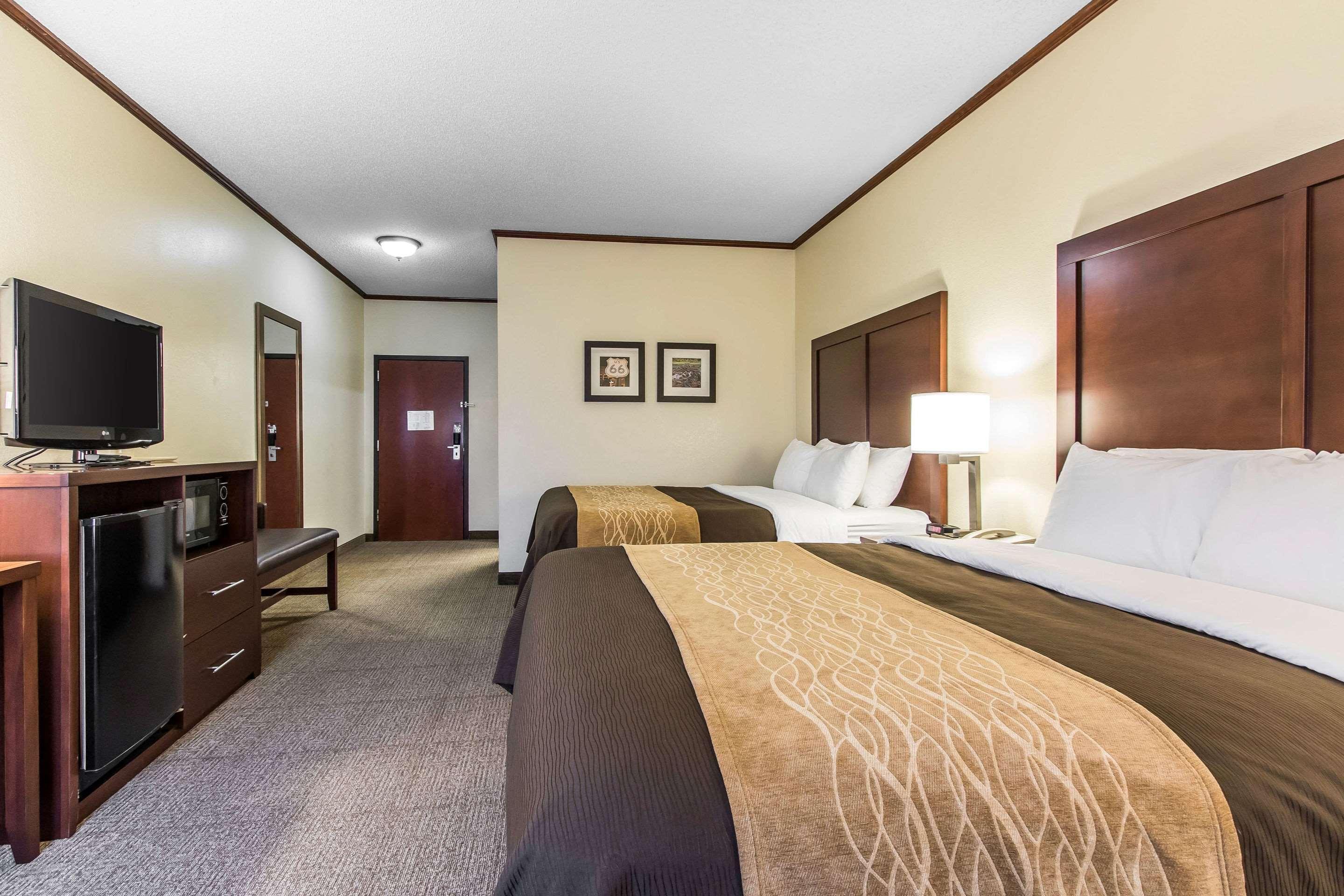 Ardmore Inn & Suites Адмор Екстериор снимка