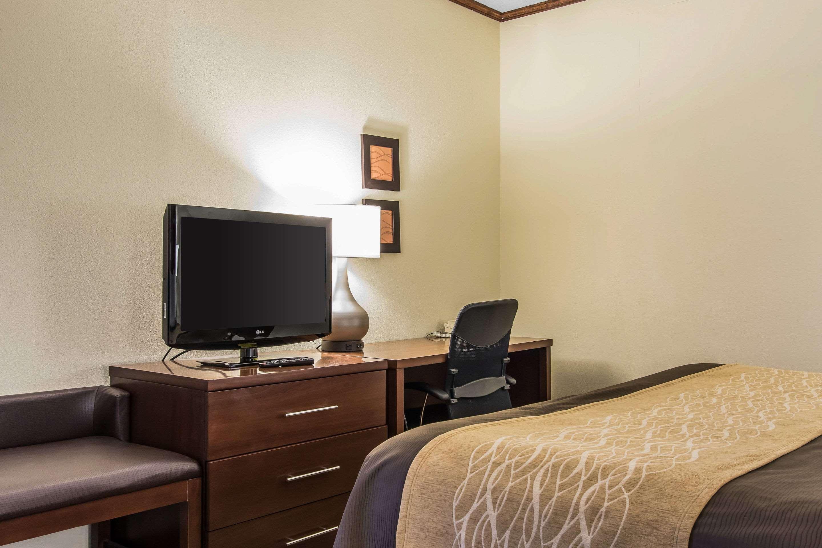 Ardmore Inn & Suites Адмор Екстериор снимка