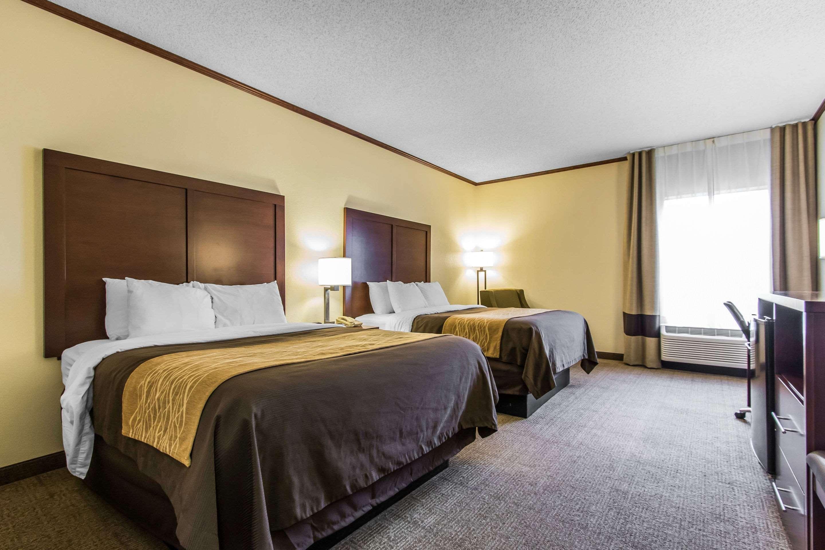 Ardmore Inn & Suites Адмор Екстериор снимка