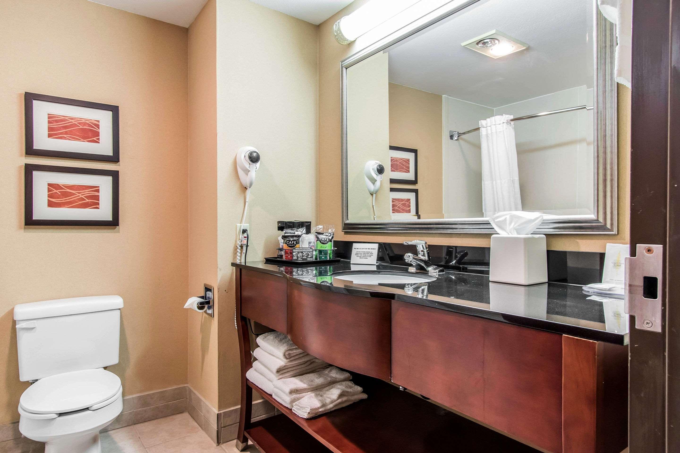 Ardmore Inn & Suites Адмор Екстериор снимка