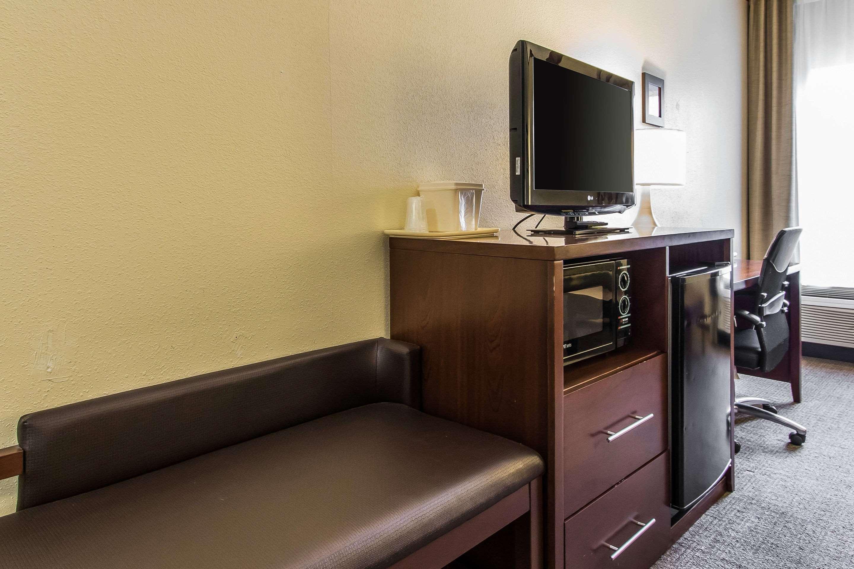 Ardmore Inn & Suites Адмор Екстериор снимка