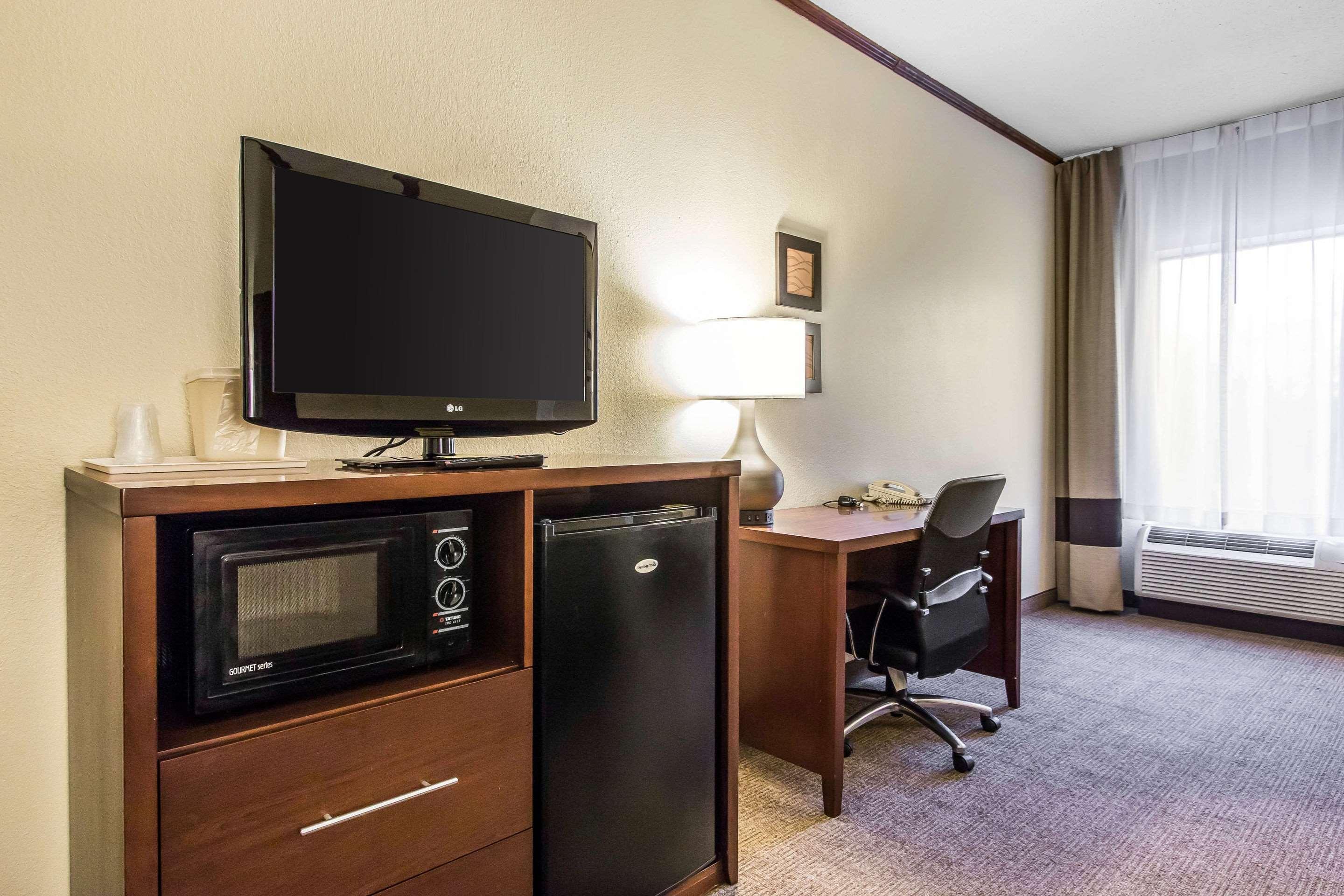 Ardmore Inn & Suites Адмор Екстериор снимка