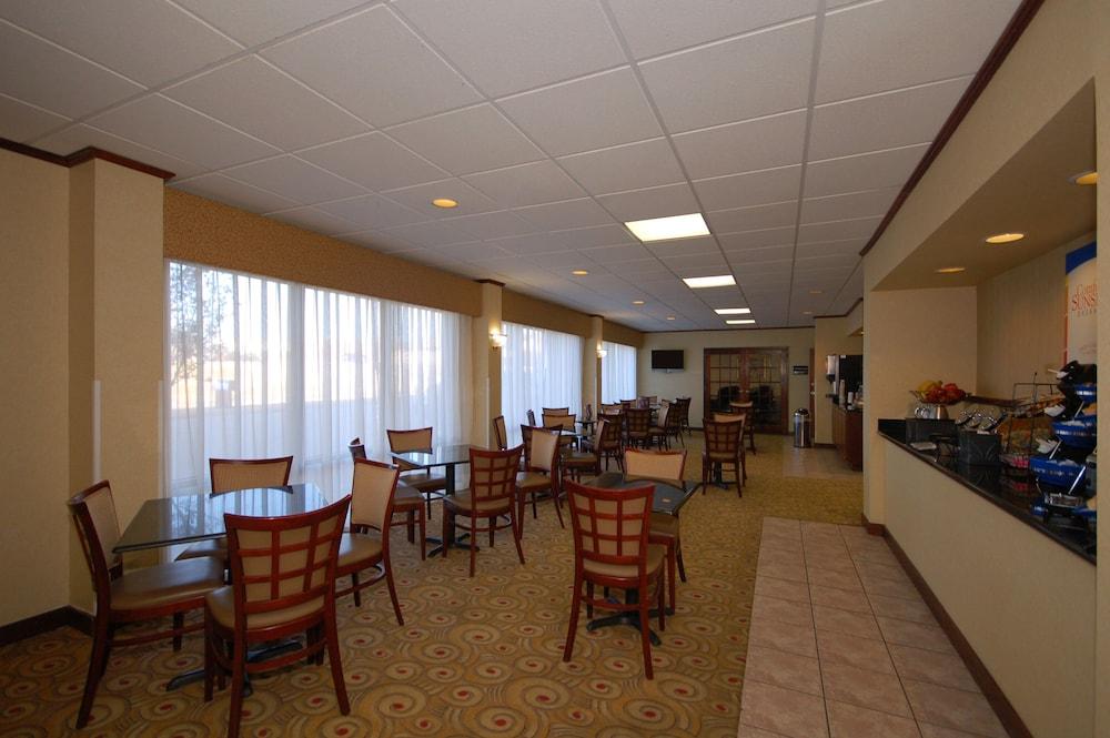 Ardmore Inn & Suites Адмор Екстериор снимка
