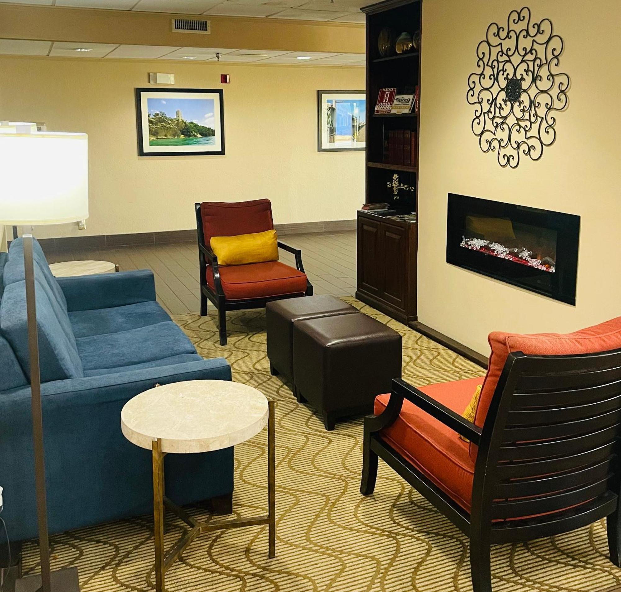 Ardmore Inn & Suites Адмор Екстериор снимка