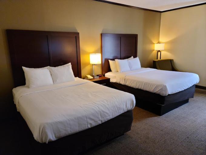 Ardmore Inn & Suites Адмор Екстериор снимка