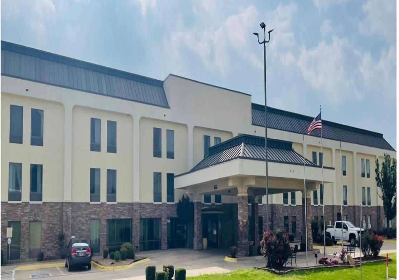 Ardmore Inn & Suites Адмор Екстериор снимка